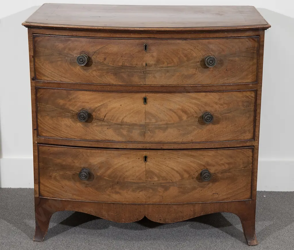 Regency Mahogany Bow Front Chest Image 1++