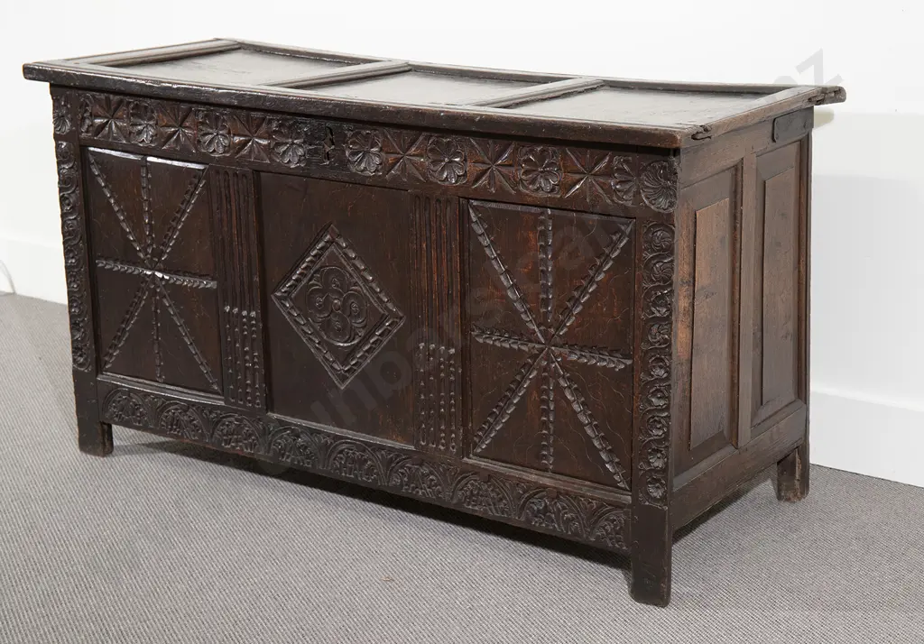 Early C18th Oak Coffer Image 1++