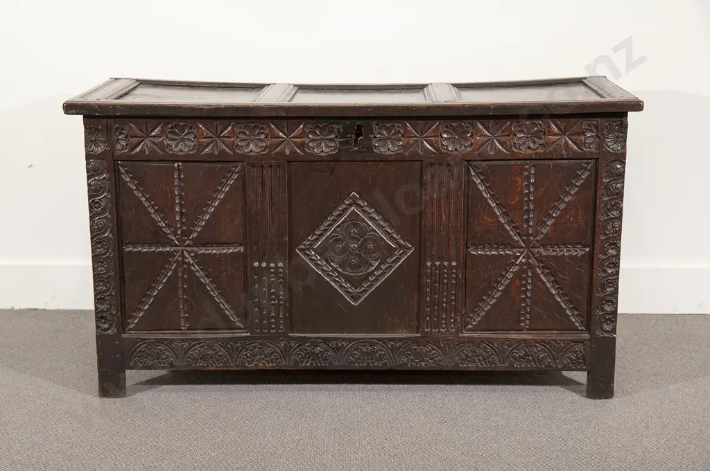 Early C18th Oak Coffer Image 1++
