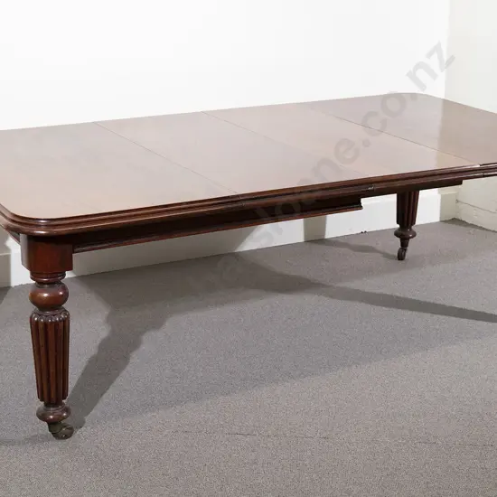 WM IV Mahogany Extension Dining Table & Eight Chairs