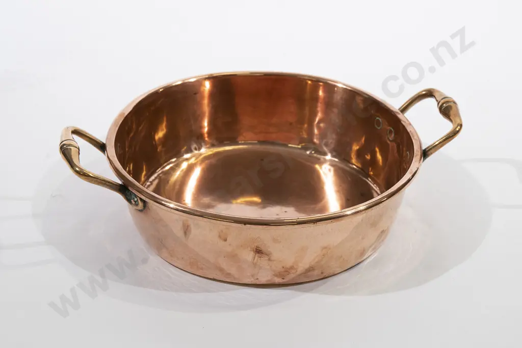 Victorian Copper Handled Cooking Pot Image 1++