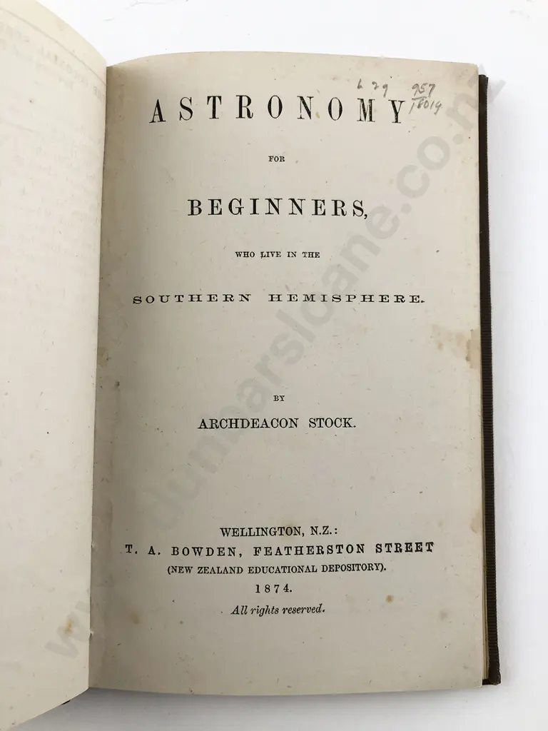 Stock Archdeacon - Astronomy For Beginners Who Live In The Southern Hemisphere Image 1++