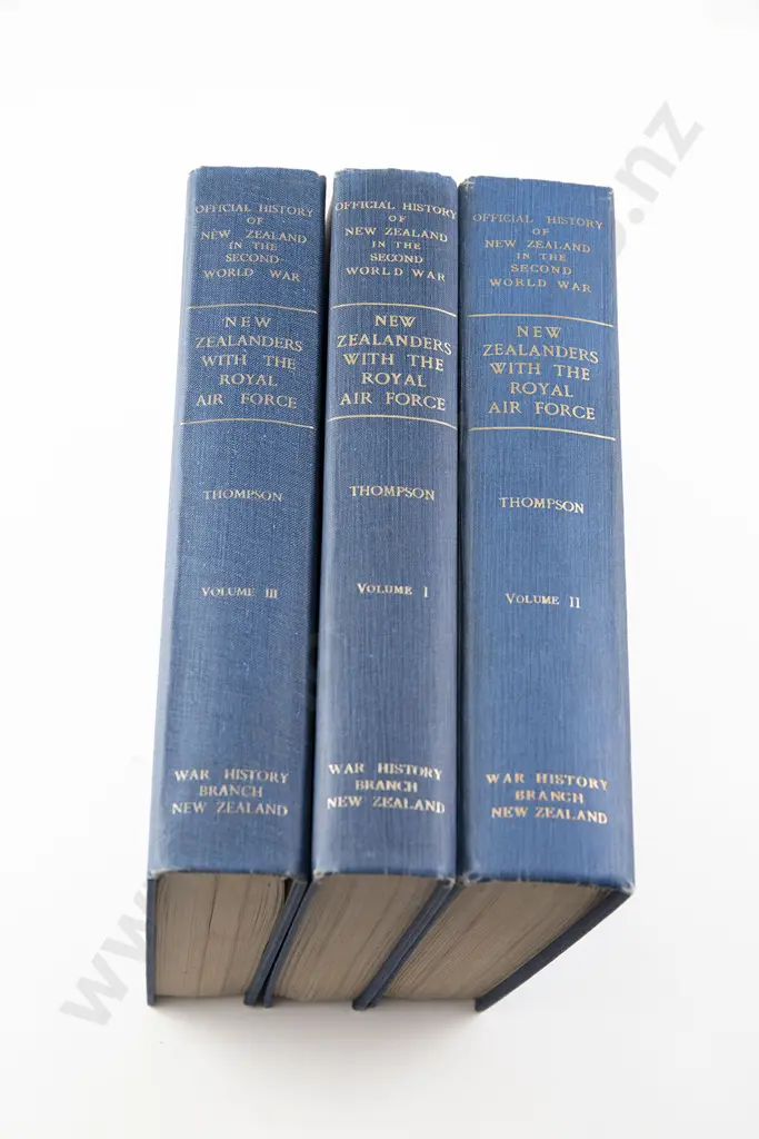 Thompson Wing commander H L - New Zealanders with the Royal Air Force (3 Volumes) Image 1++