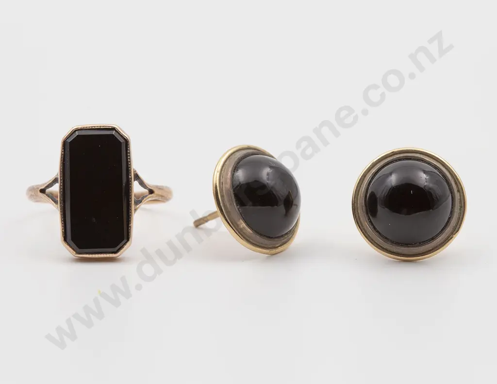 Pair 9ct Onyx Stud Earrings Image 1++