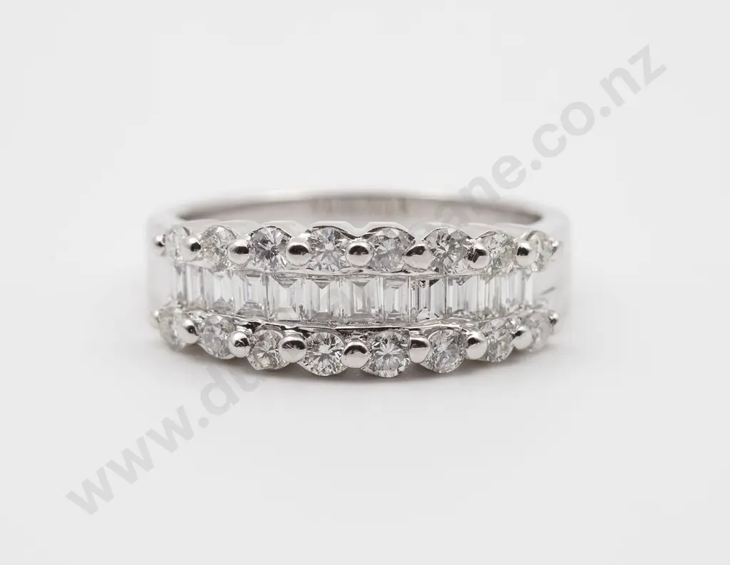 18ct White Gold 30stone Diamond Modern Bridge Ring Image 1++