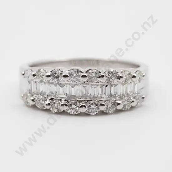 18ct White Gold 30stone Diamond Modern Bridge Ring
