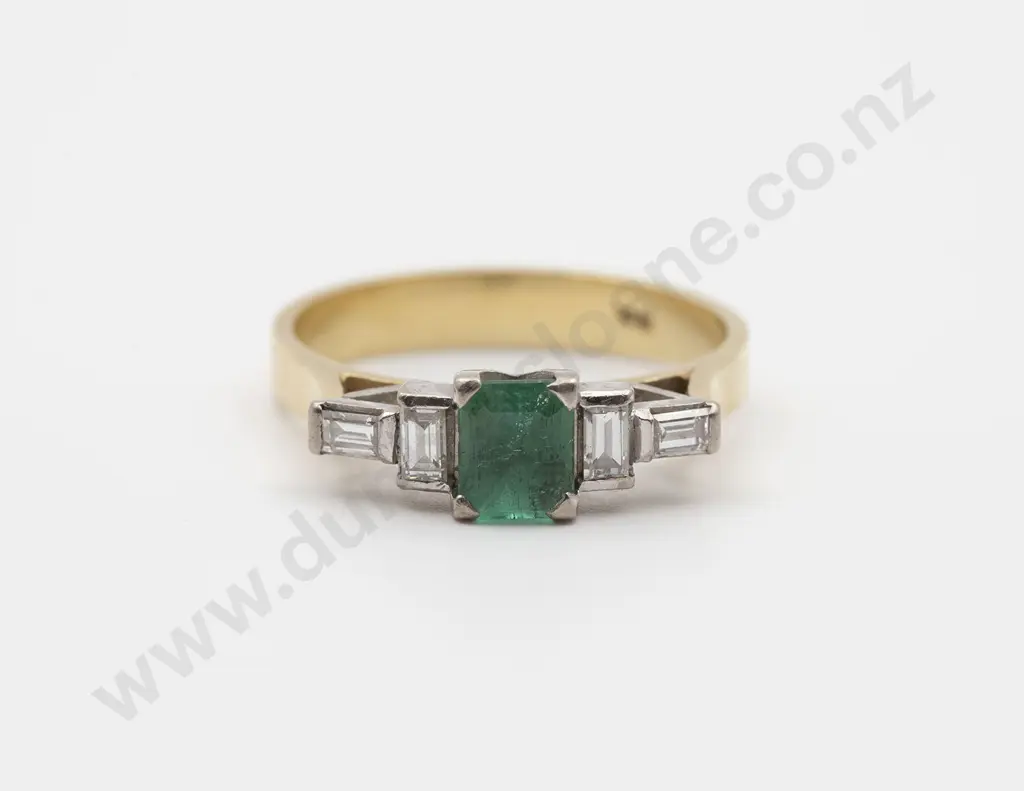 18ct Single Emerald Ring Image 1++