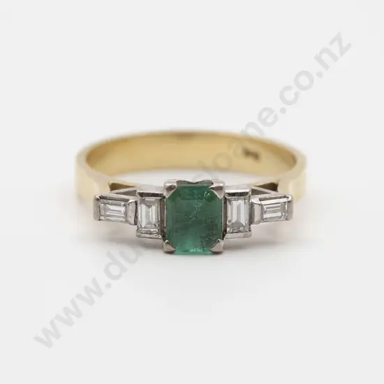18ct Single Emerald Ring