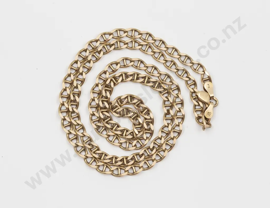 9ct Modern Curb Link Neck Chain Image 1++