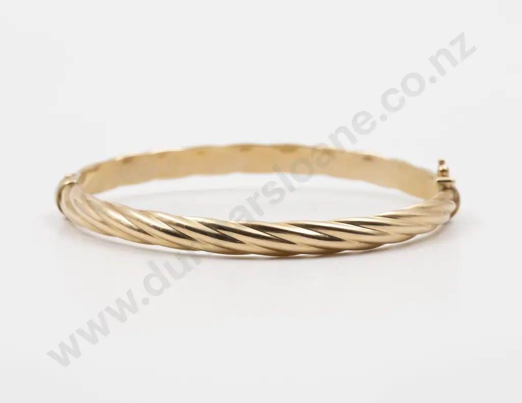 9ct Italy Hollow Twisted Hinged Snap Bangle Image 1++