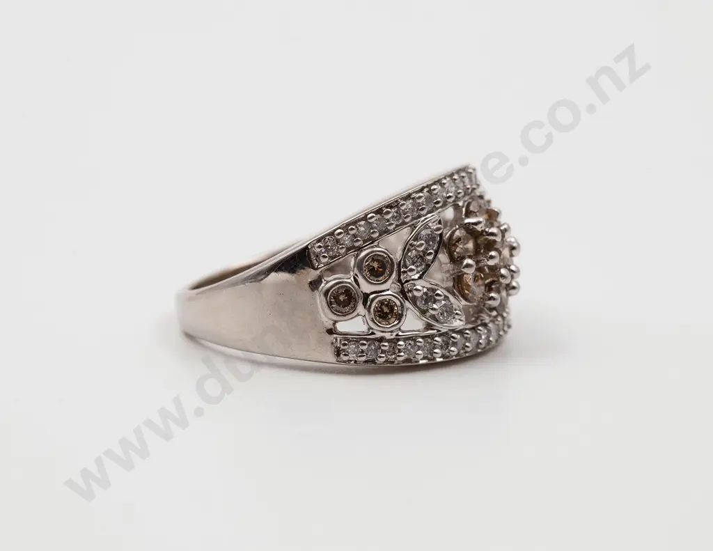 14ct White Gold 51stone Diamond Fancy Band Ring Image 1++