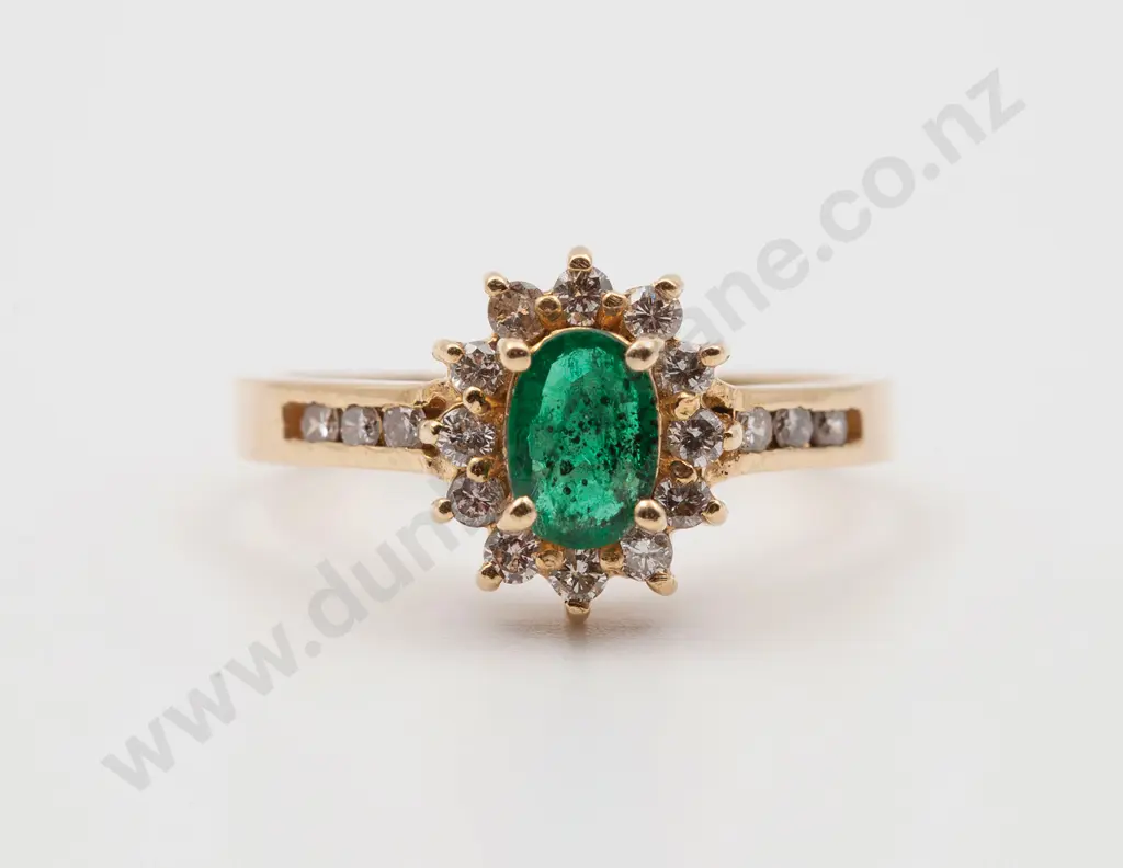 14ct 19stone Emerald and Diamond Cluster Ring Image 1++