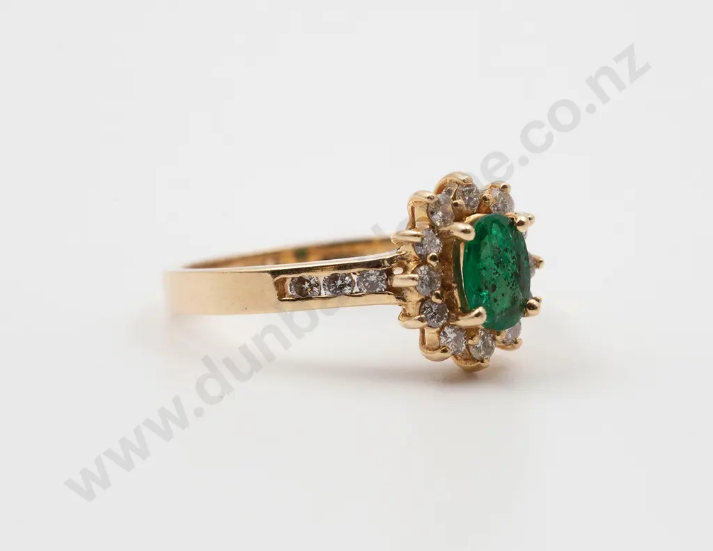 14ct 19stone Emerald and Diamond Cluster Ring Image 1++