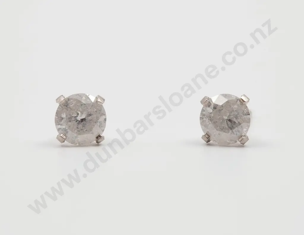 Pair 14ct White Gold Single Diamond Stud Earrings Image 1++