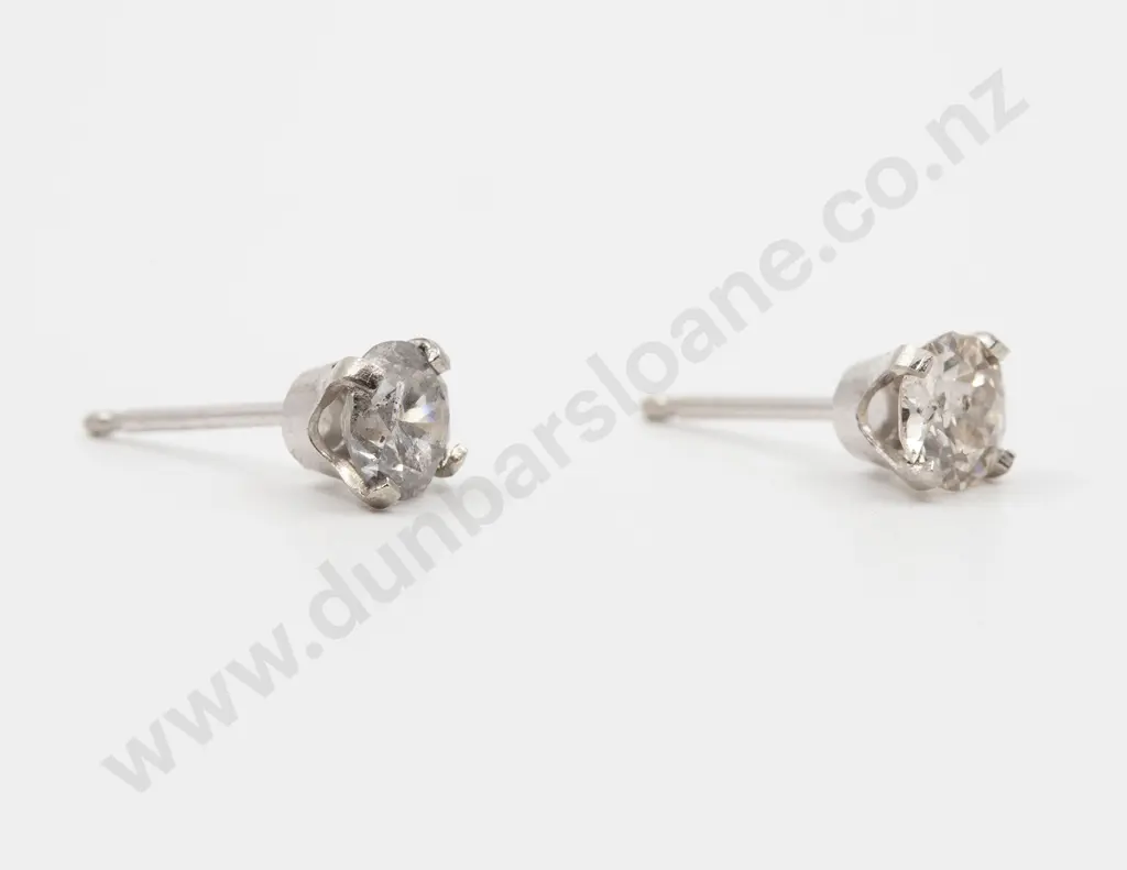 Pair 14ct White Gold Single Diamond Stud Earrings Image 1++