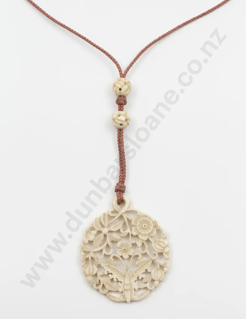 Vintage Chinese Finely Carve Bone Disc Pendant Image 1++