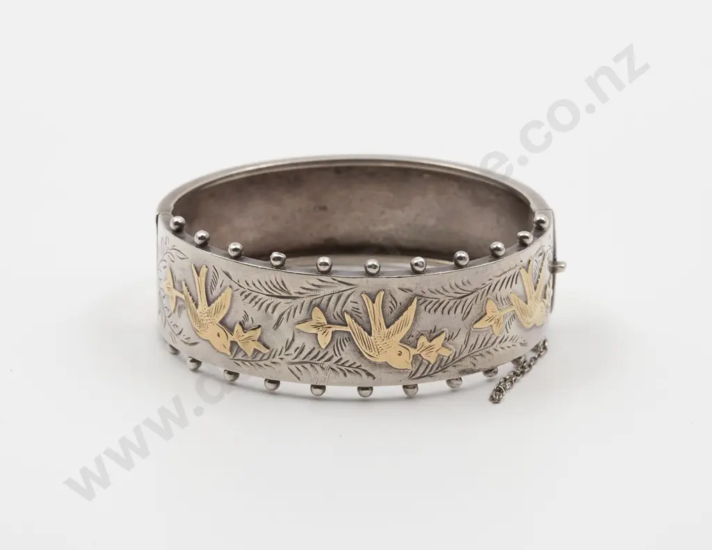 S/S Wide Hinged Snap Bangle Image 1++