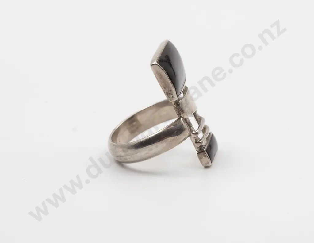 Peter Minturn S/S and Onyx Ring Image 1++