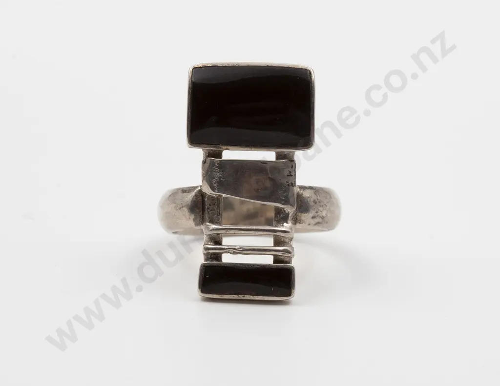 Peter Minturn S/S and Onyx Ring Image 1++