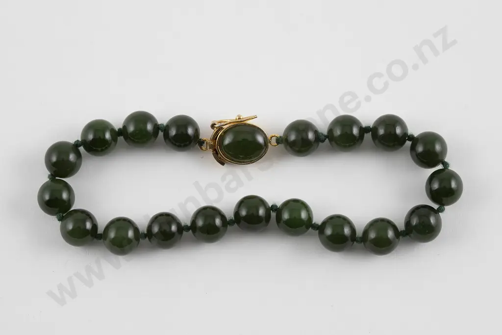 Single Strand Greenstone Bead Bracelet Image 1++