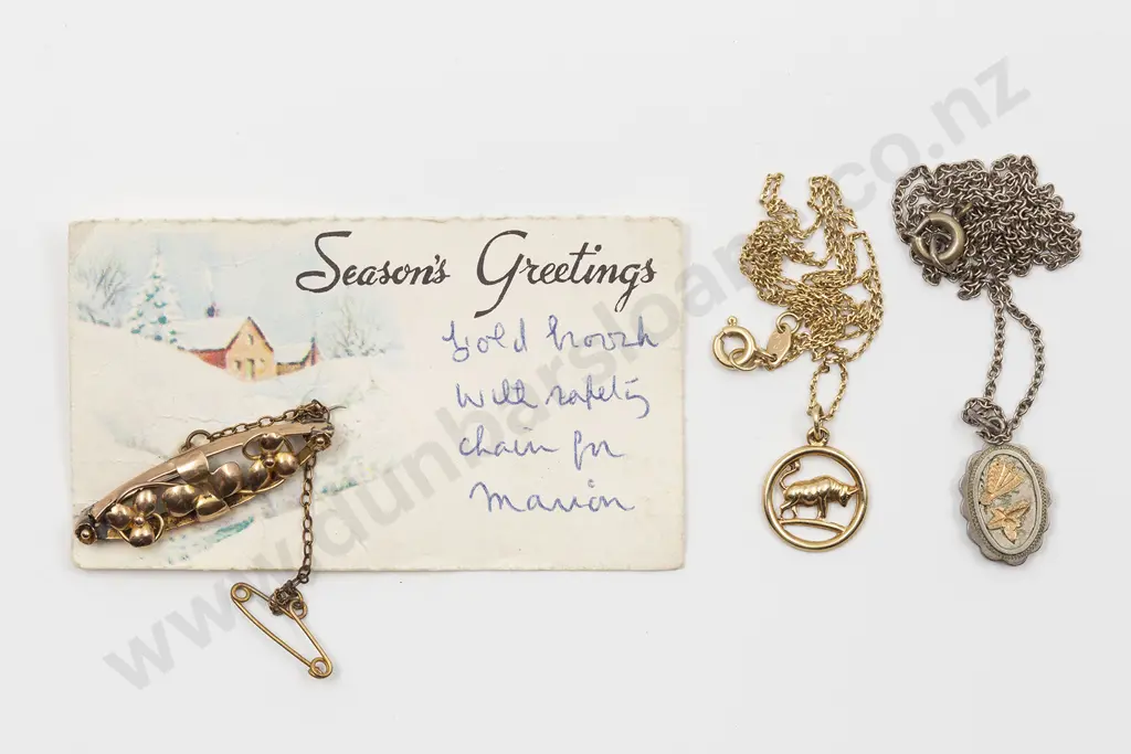 14ct Zodiac Taurus Charm on Chain Image 1++