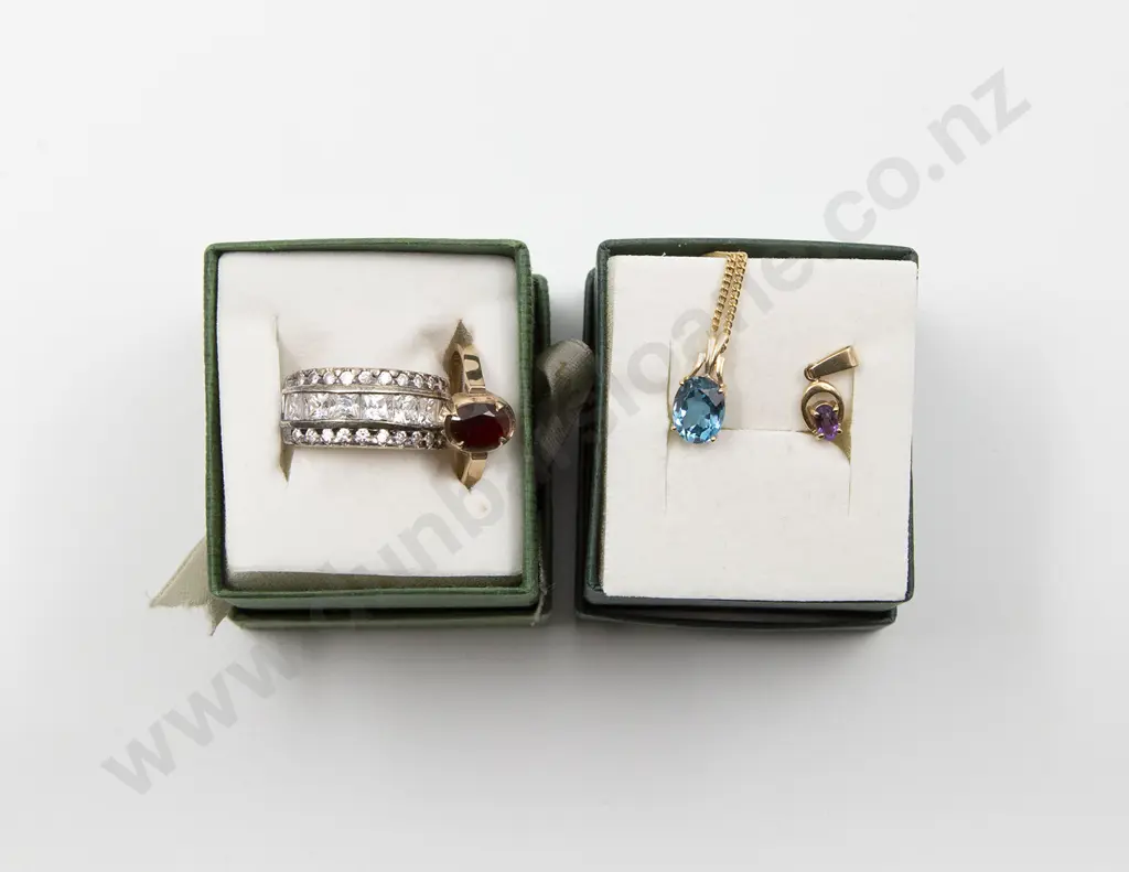 9ct Single Garnet Ring Image 1++