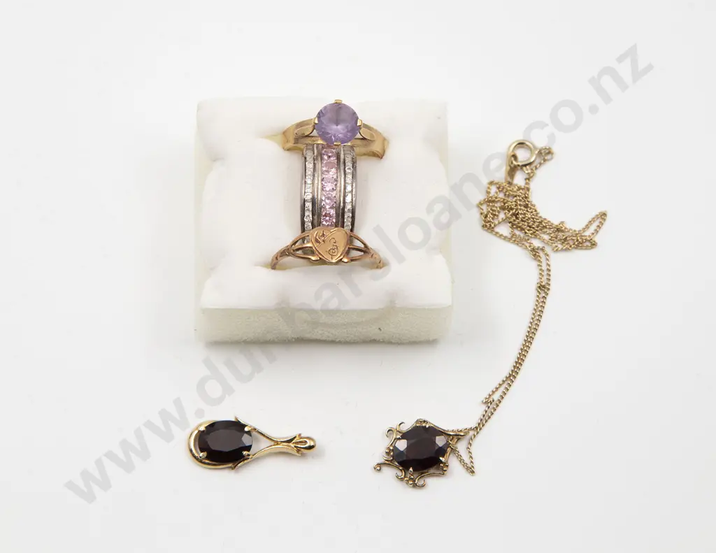 9ct Single Purple Crystal Ring Image 1++