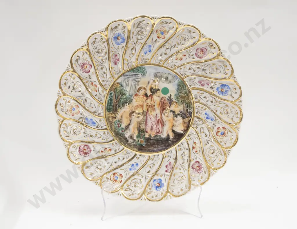 Capodimonte Decorative Plate Image 1++