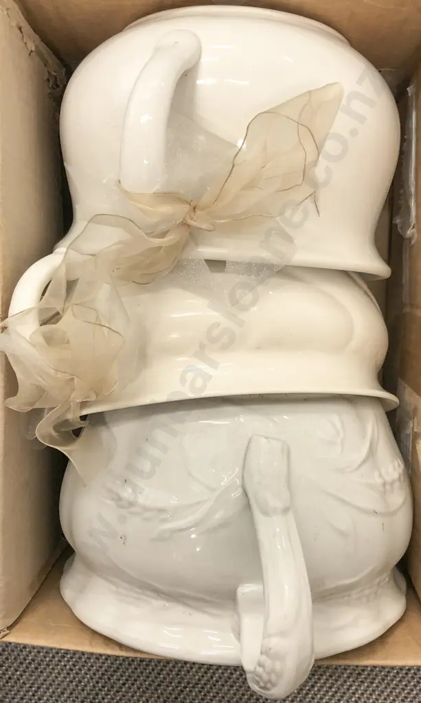 3 Chamber Pots Image 1++