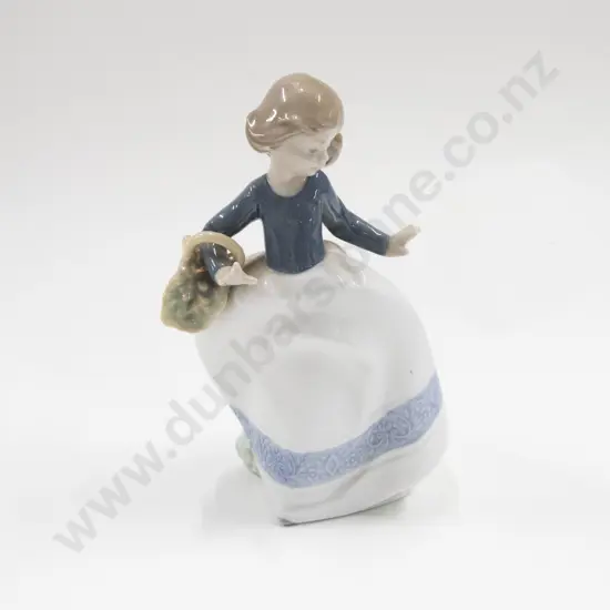 Nao Figure of Girl