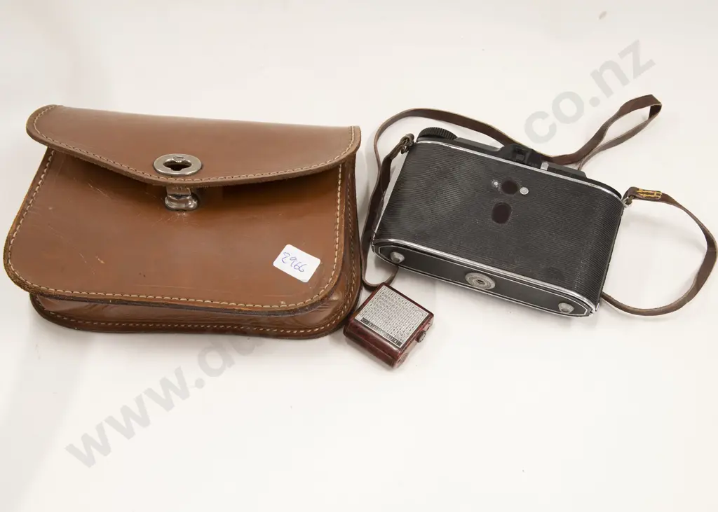 Vintage Camera in Case Image 1++