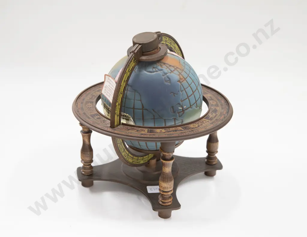Globe Form Jim Beam Decanter (Empty) Image 1++