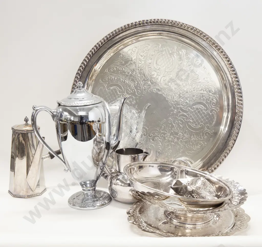 Qty of Assorted S/P on Large Circular Tray Image 1++
