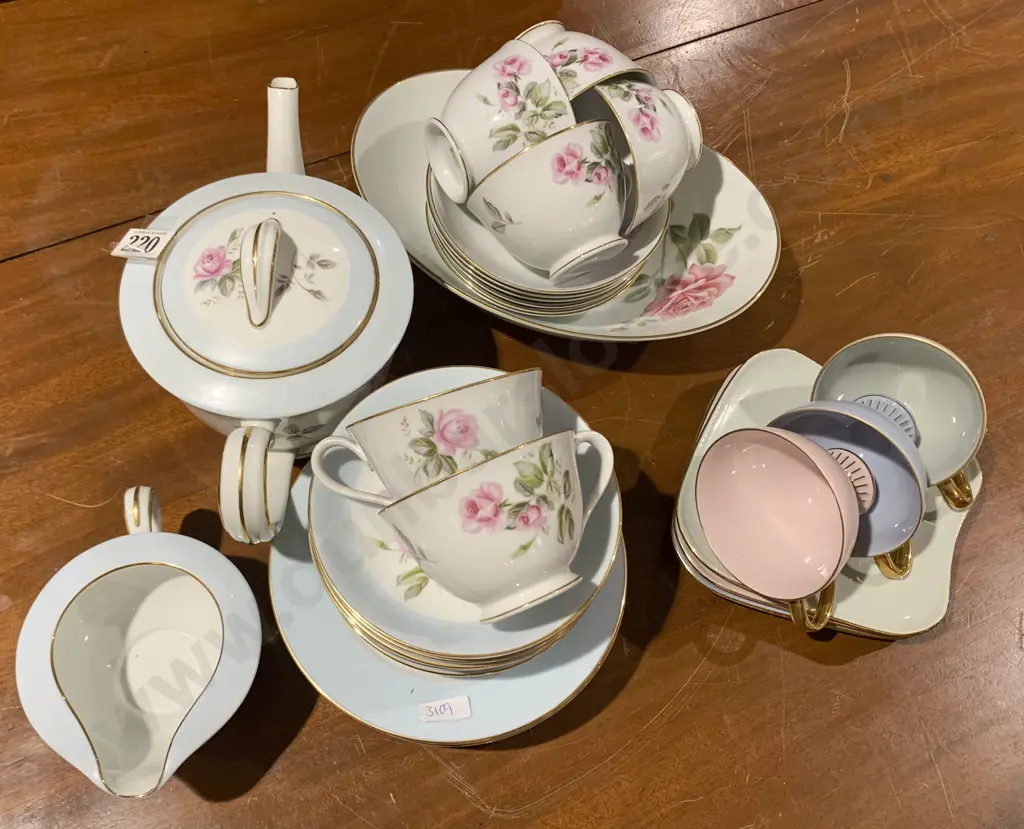 Japanese Floral Decorated Tea Set and Other Cups/Saucers Image 1++