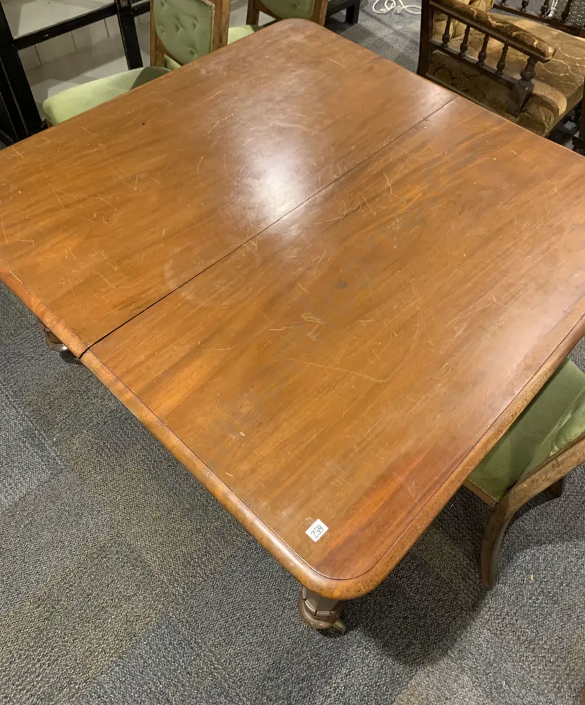 WMIV Mahogany Dining Table Image 1++
