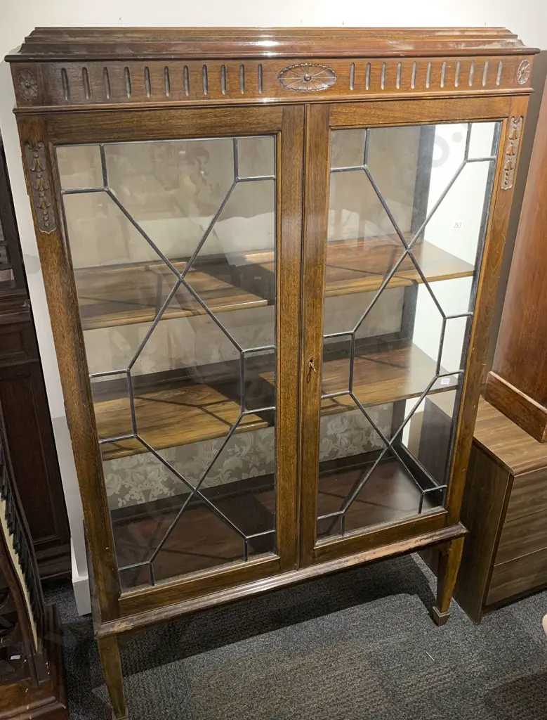 Mahogany Leadlight China Cabinet Image 1++