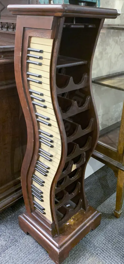 Upright Wine Rack With Piano Design (With Folds) Image 1++