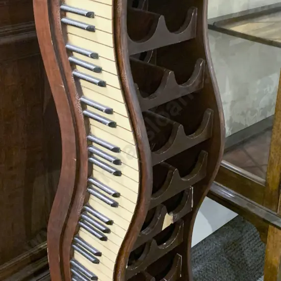 Upright Wine Rack With Piano Design (With Folds)