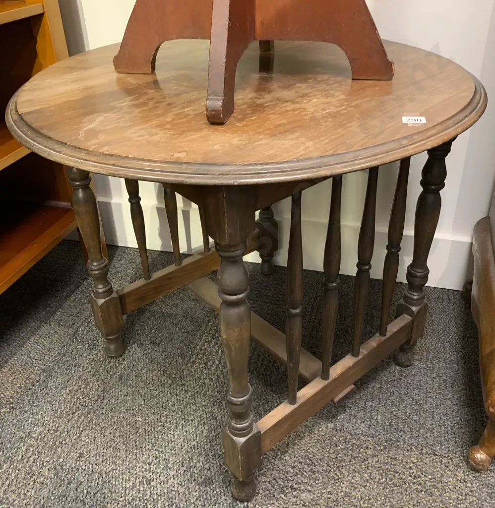 Circular Occasional Table Image 1++