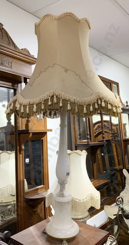 Alabaster Table Lamp Image 1++