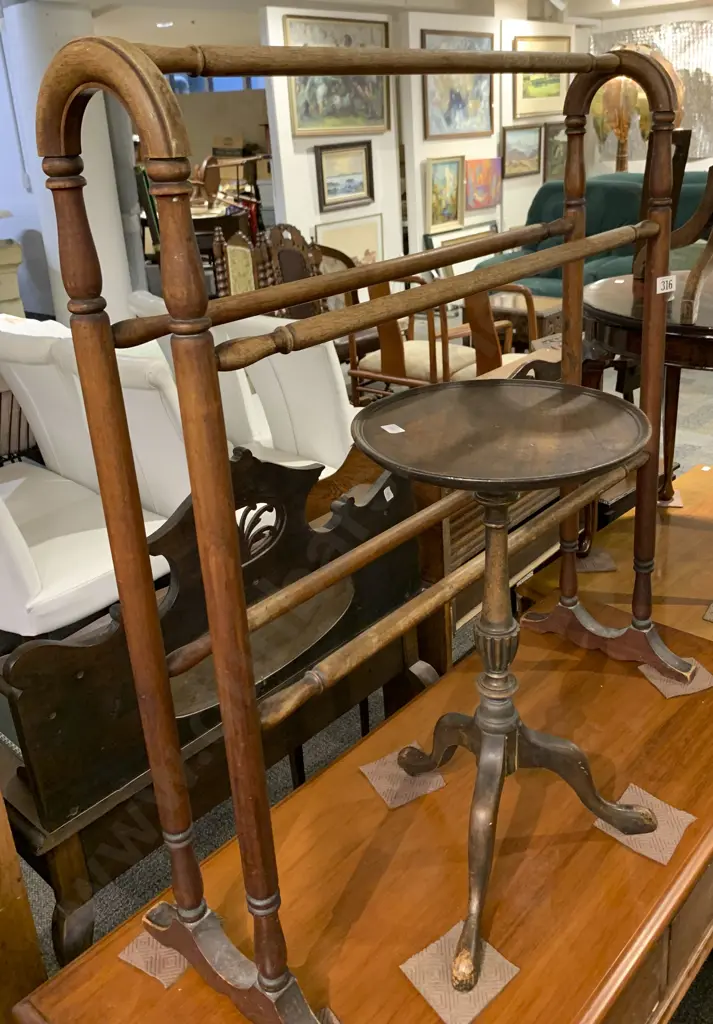 Tripod Base Wine Table Together With Towel Rack Image 1++