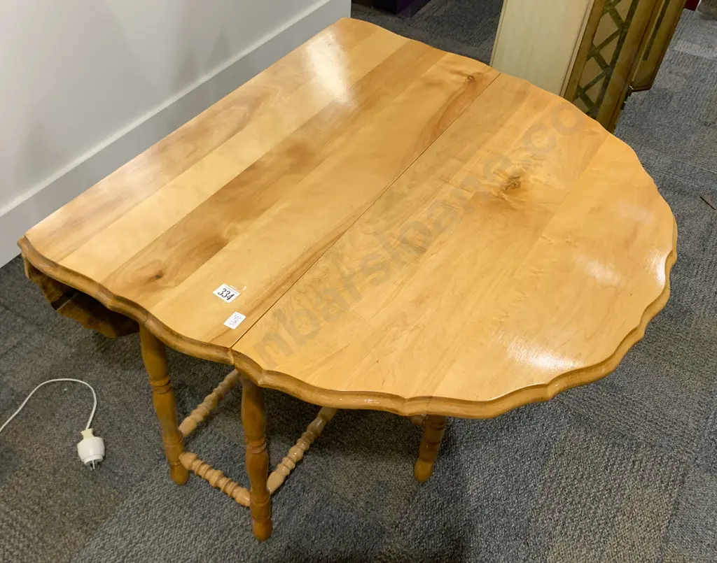 Drop Leaf Gate Legged Occasional Table Image 1++