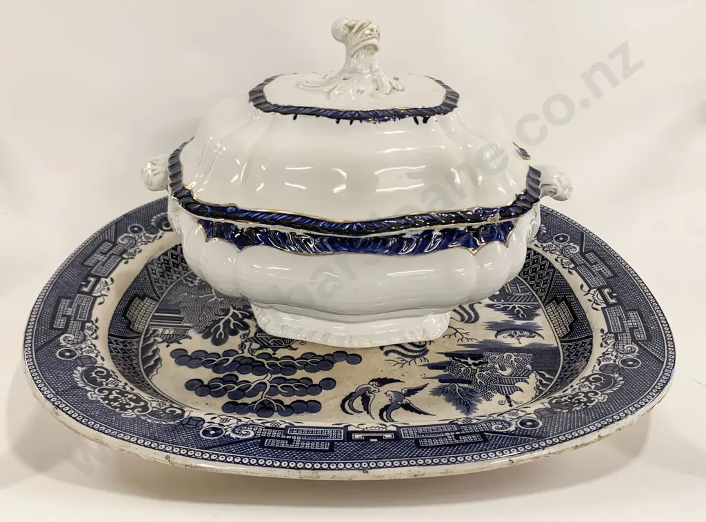 Staffordshire Blue and White Ashet Together With Staffordshire Turenne Image 1++