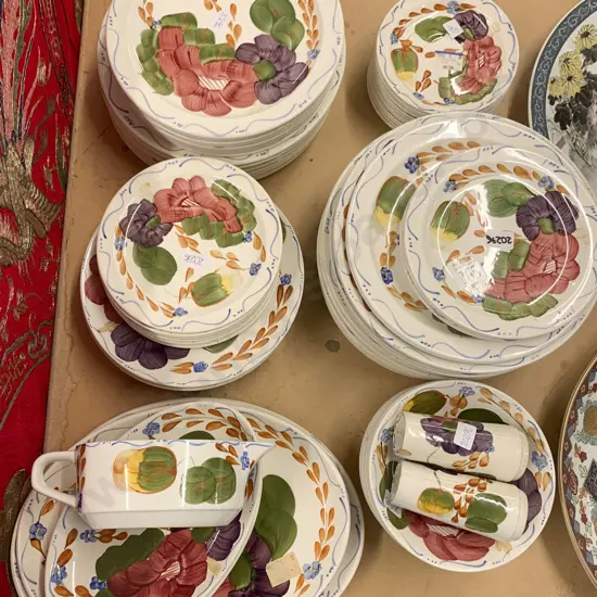 Crown Lynn "Fleurette" Part Dinner Set (84 Pieces)