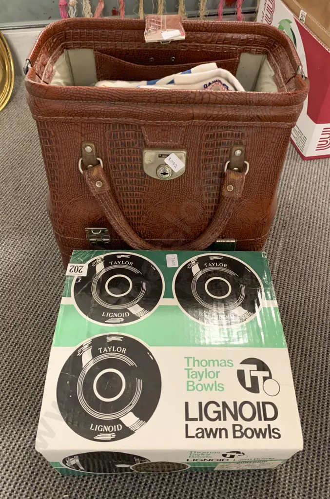 Lawn Bowls in Leather Case Together With Boxed Lawn Bowls Set Image 1++