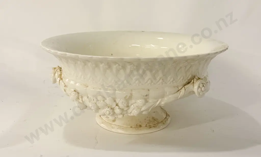 Large White Glazed Wedgewood Fruit Bowl Image 1++
