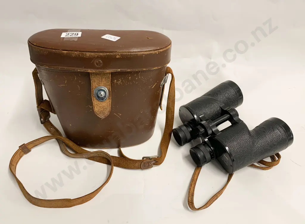 Binoculars in Case Image 1++