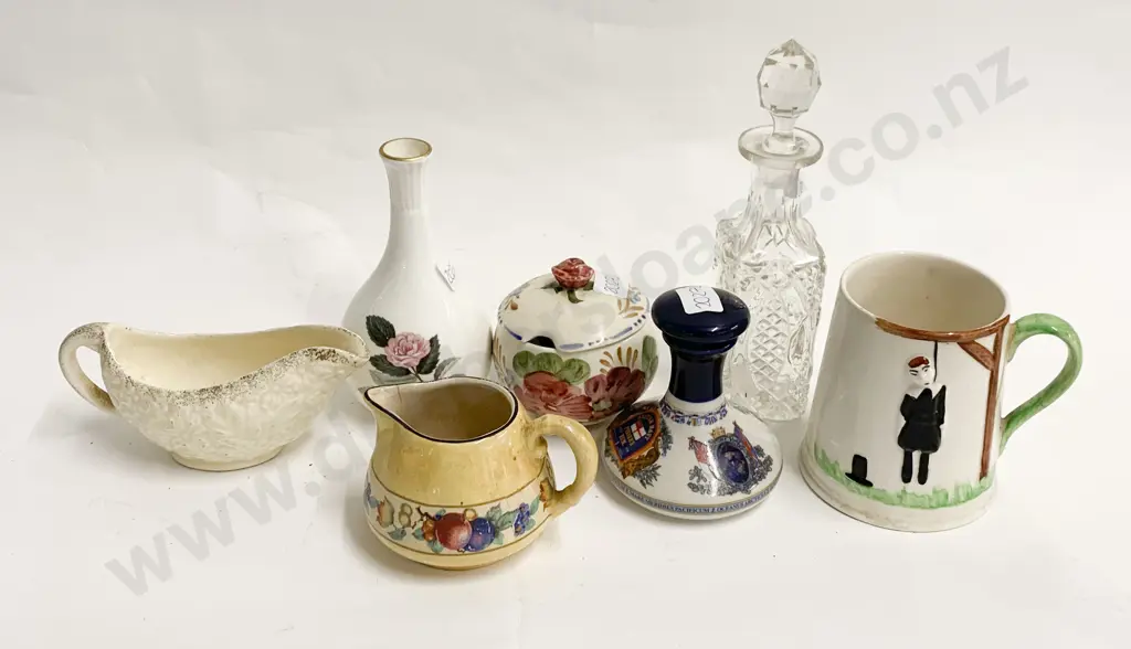 Small Box of Assorted China Including Carlton Ware etc. Image 1++