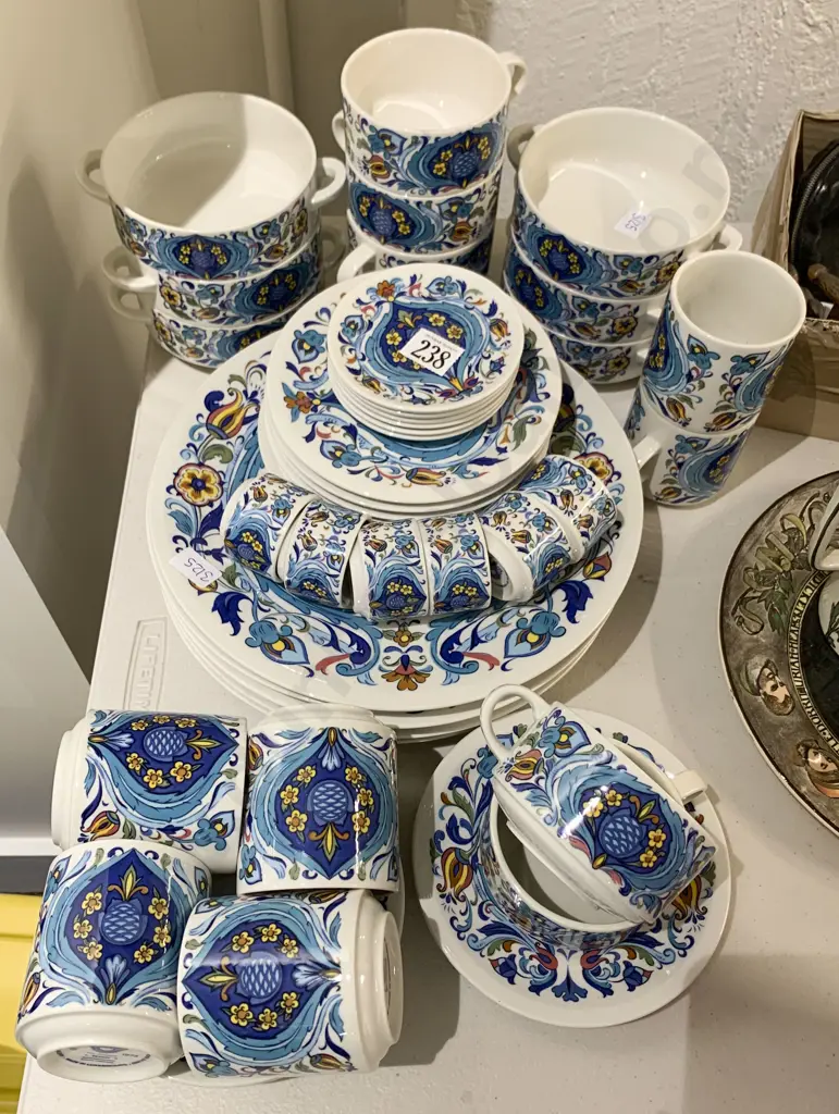 Villeroy & Boch "Izmir" Part Dinner Set (48 Pieces) Image 1++