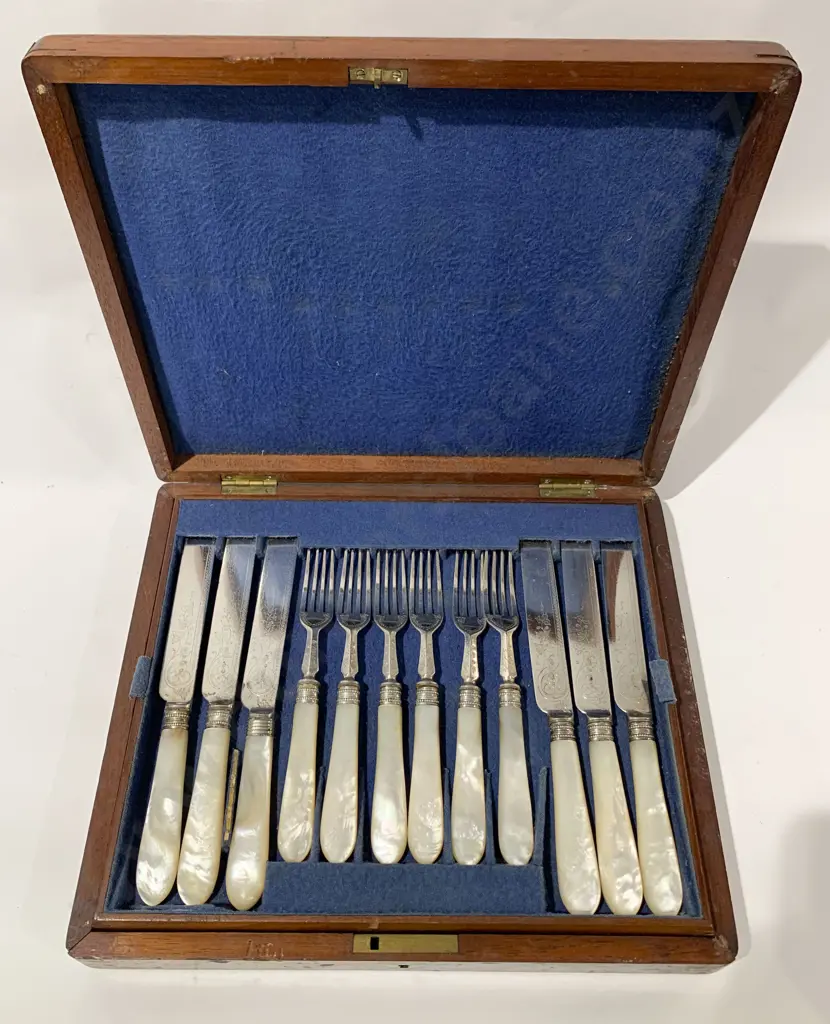 Boxed MOP Handled Cutlery Set (1 Fork and 1 Knife Missing) Image 1++